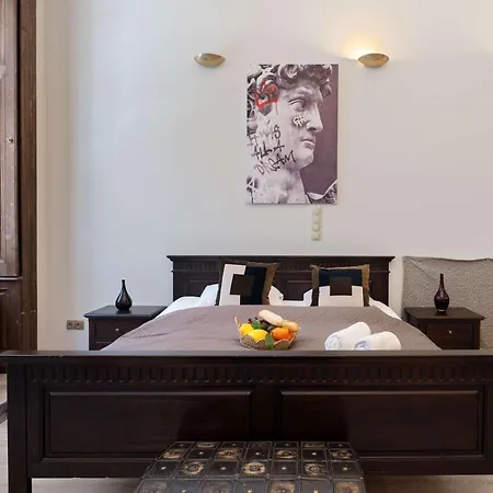 Grand Blvd Boutique Opera With Gold Bath *
