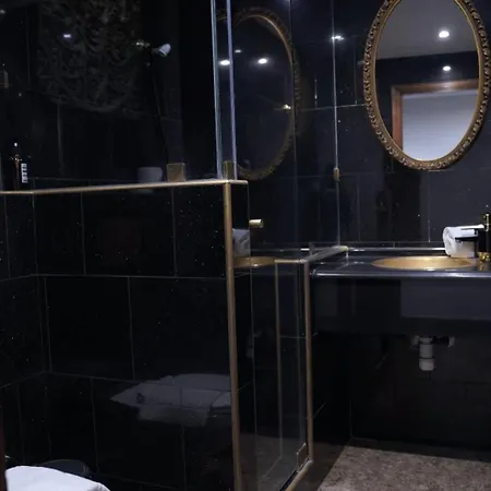 Grand Blvd Boutique Opera With Gold Bath *