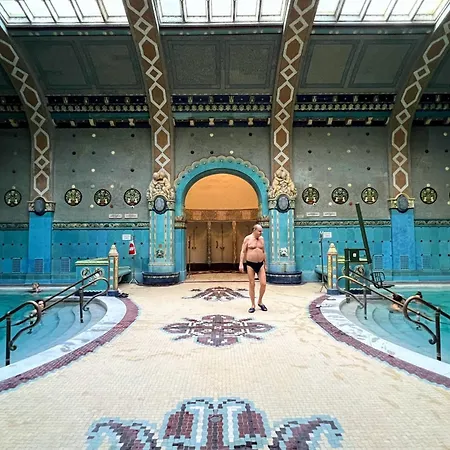 Grand Blvd Boutique Opera With Gold Bath * بودابست